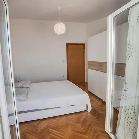 By The Sea Rat, Omis - 10014 *