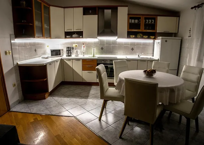 By The Sea Rat, Omis - 10014 *